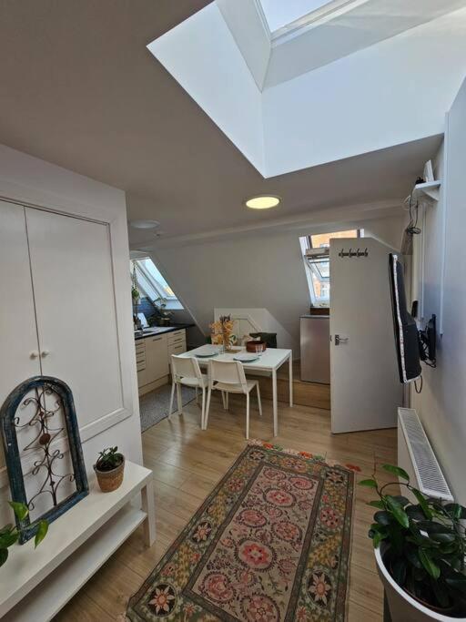 West Kensington Bright Flat Apartment Лондон Екстериор снимка