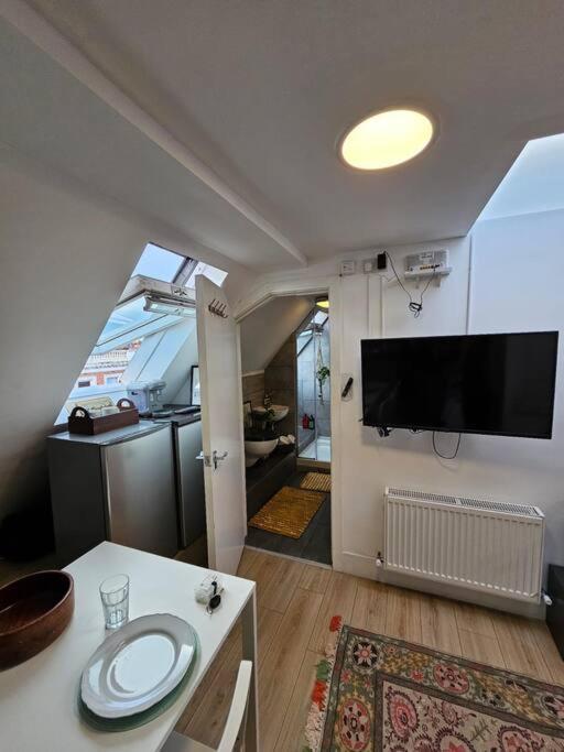 West Kensington Bright Flat Apartment Лондон Екстериор снимка