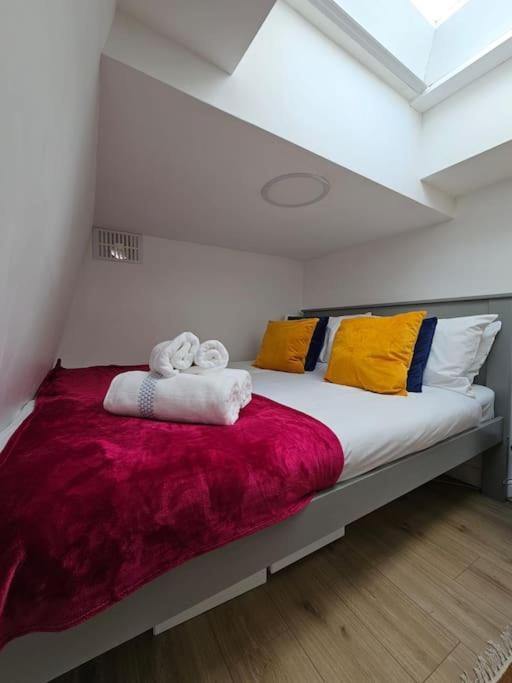 West Kensington Bright Flat Apartment Лондон Екстериор снимка